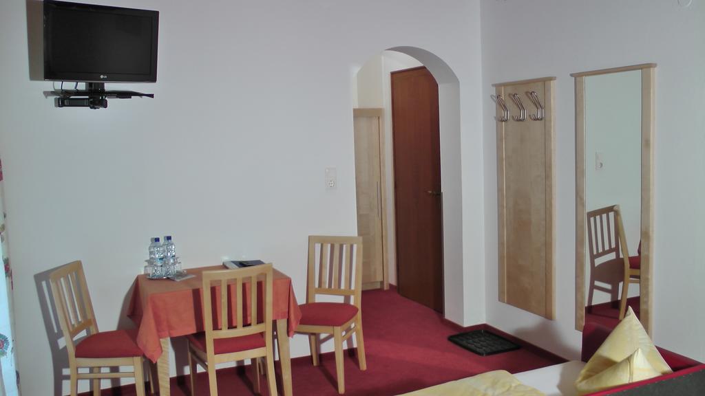 Landhaus Hofer Neustift im Stubaital Kamer foto
